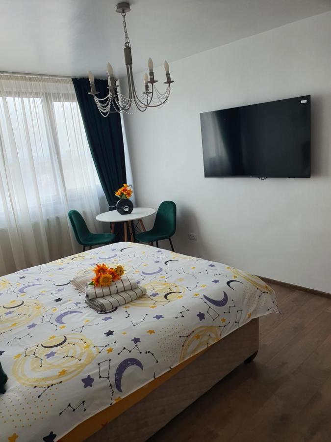 Chic Apartment- Place To Remember Галац Экстерьер фото