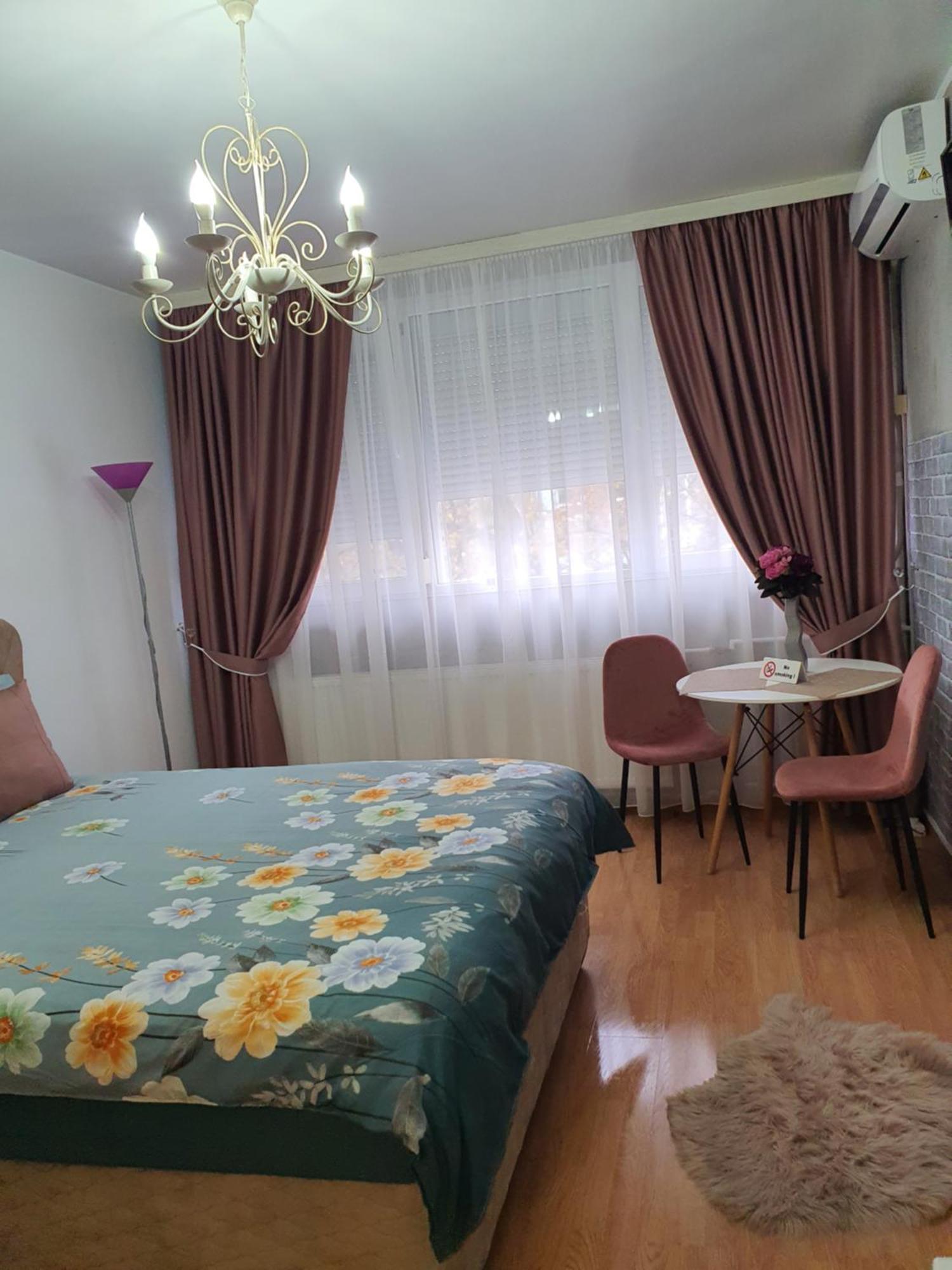 Chic Apartment- Place To Remember Галац Экстерьер фото