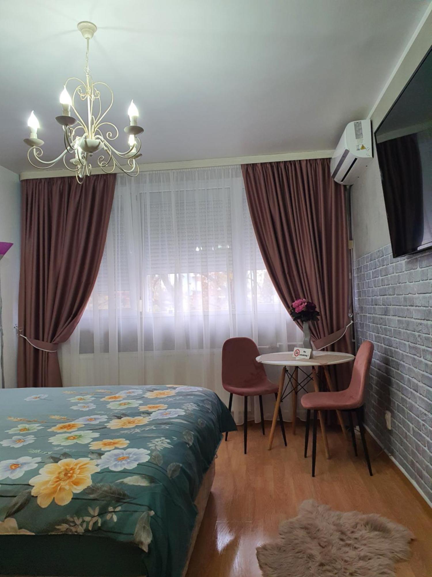 Chic Apartment- Place To Remember Галац Экстерьер фото