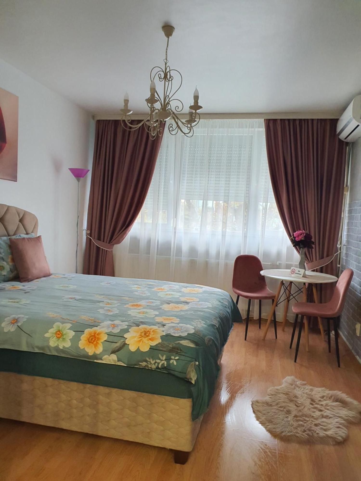 Chic Apartment- Place To Remember Галац Экстерьер фото