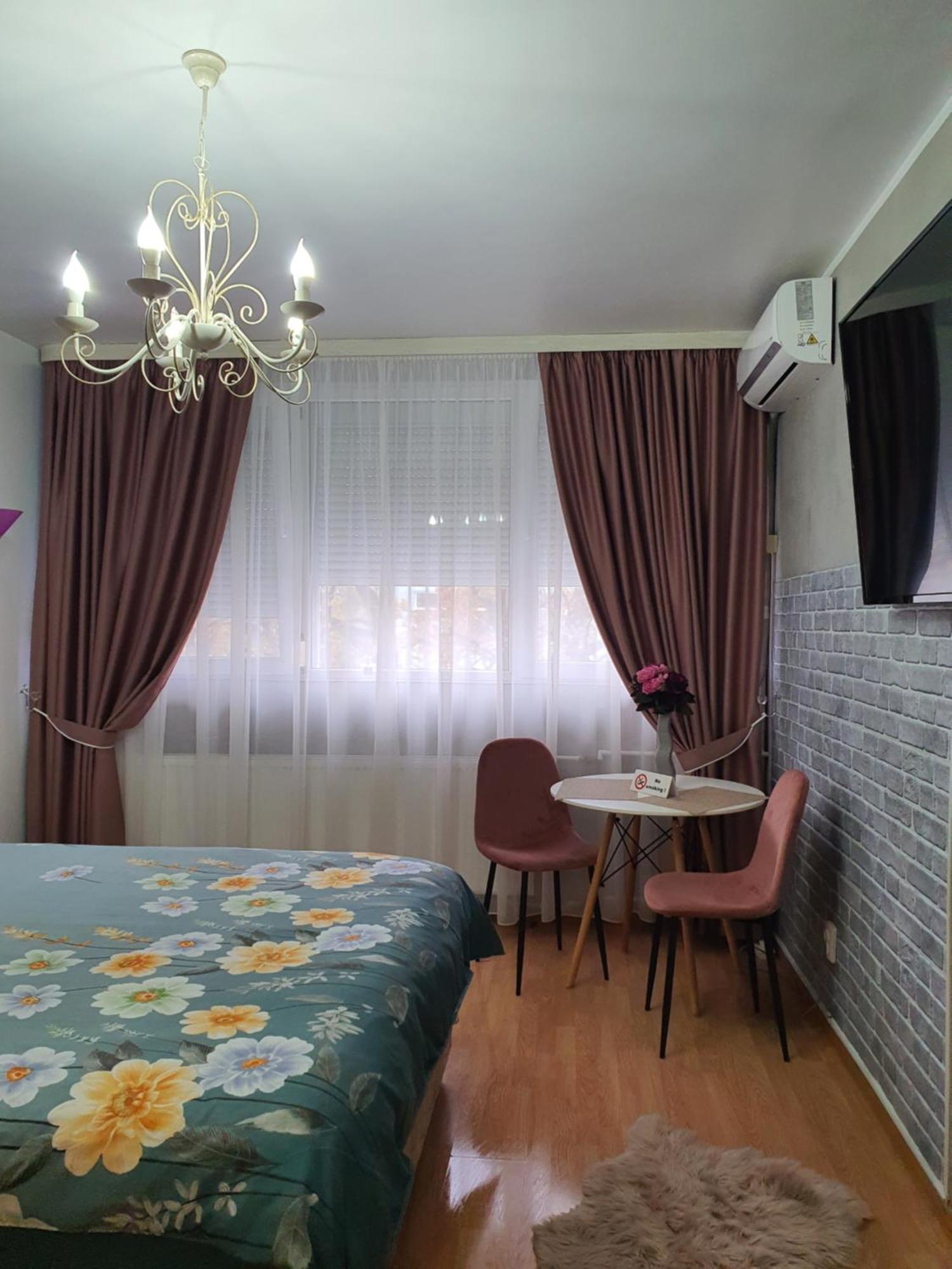 Chic Apartment- Place To Remember Галац Экстерьер фото