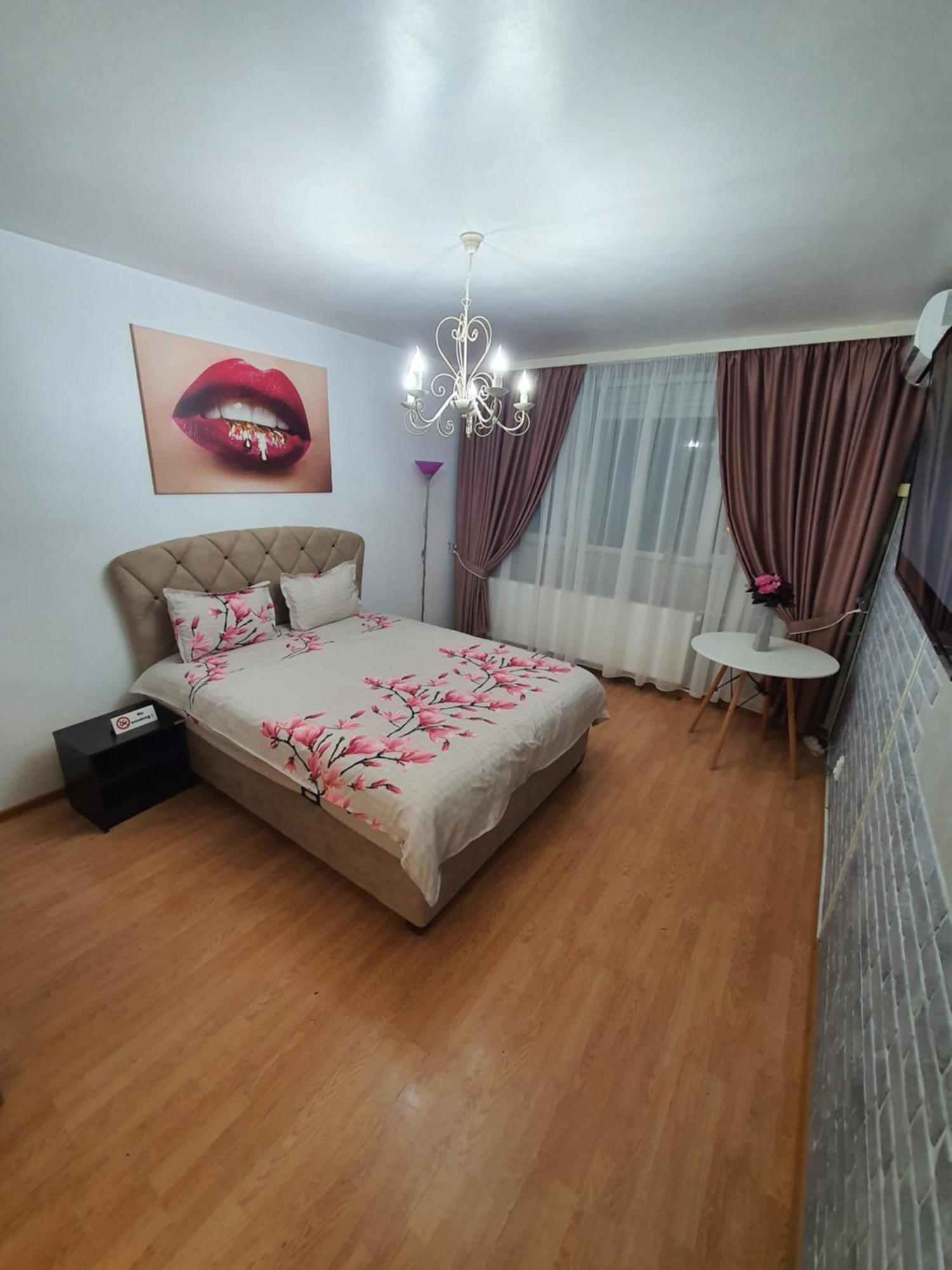 Chic Apartment- Place To Remember Галац Экстерьер фото