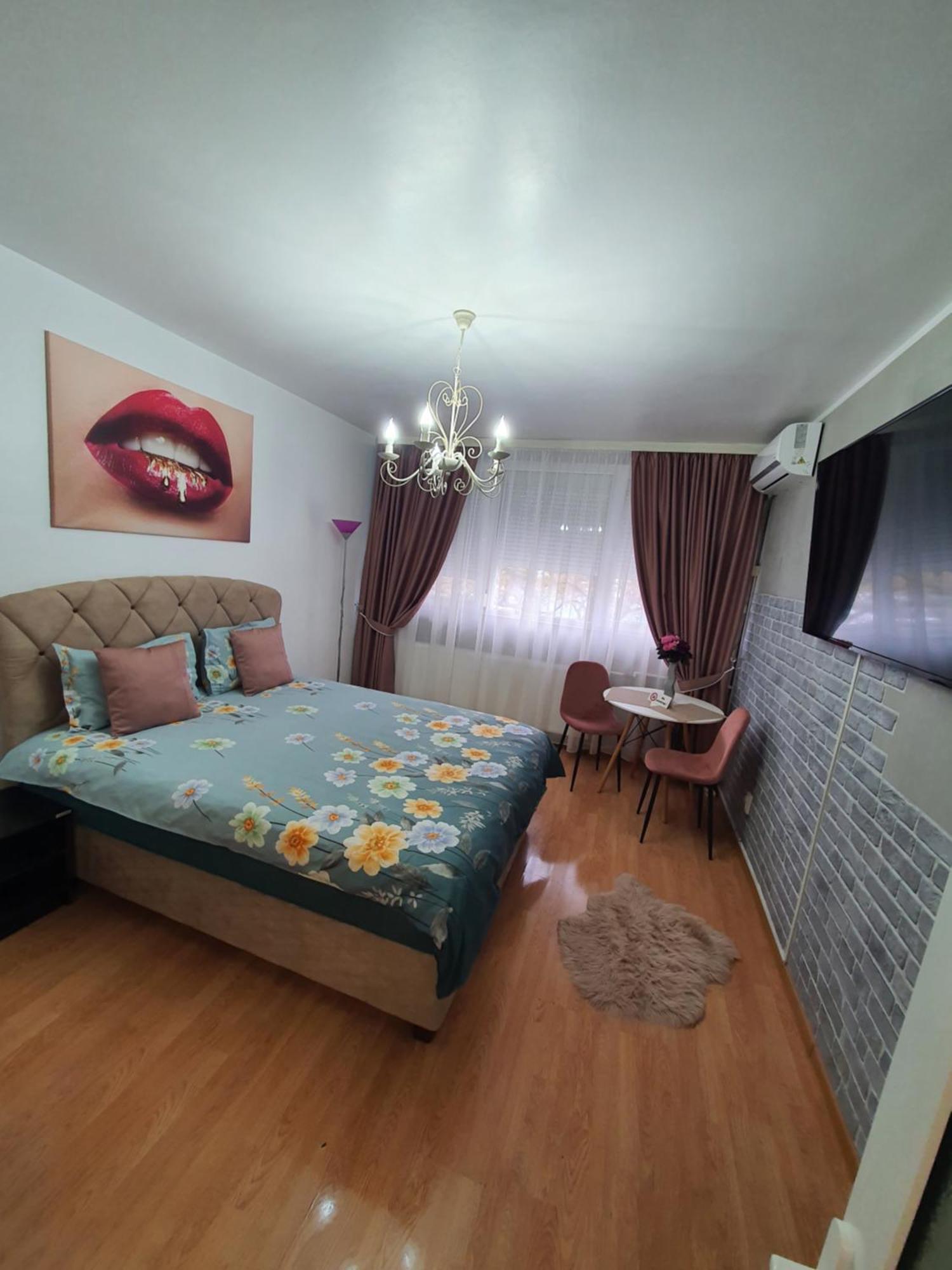 Chic Apartment- Place To Remember Галац Экстерьер фото