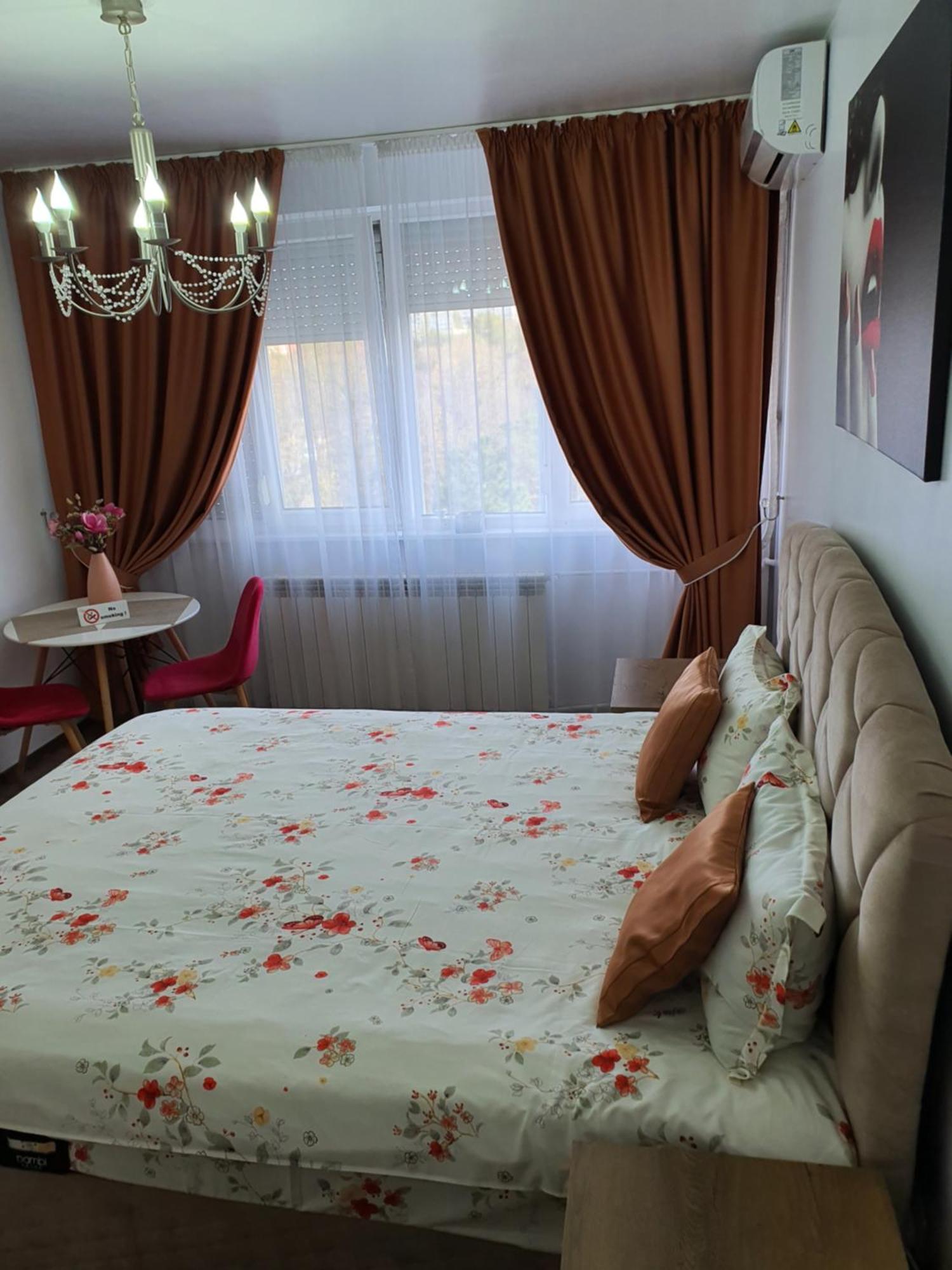 Chic Apartment- Place To Remember Галац Экстерьер фото