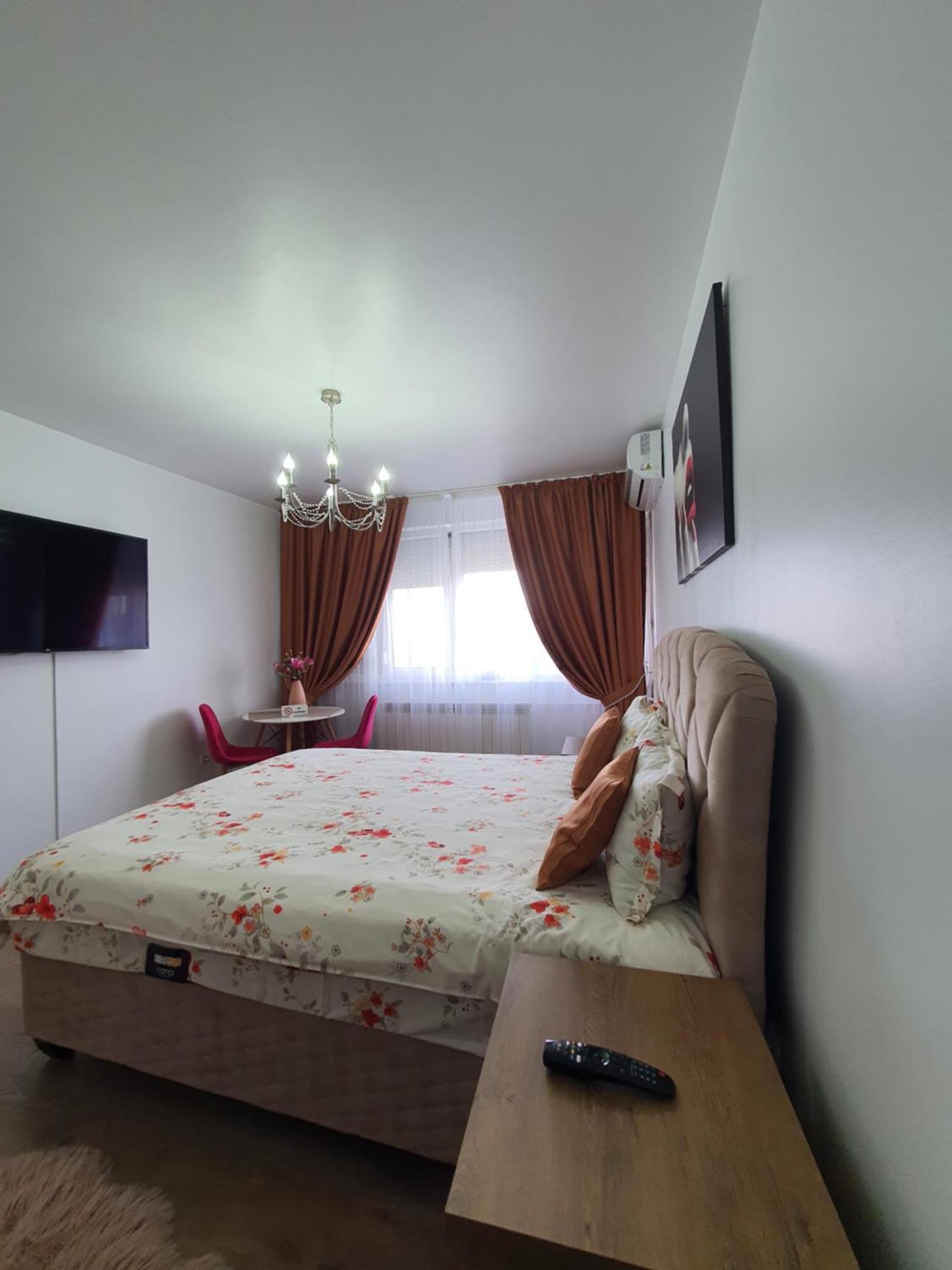 Chic Apartment- Place To Remember Галац Экстерьер фото