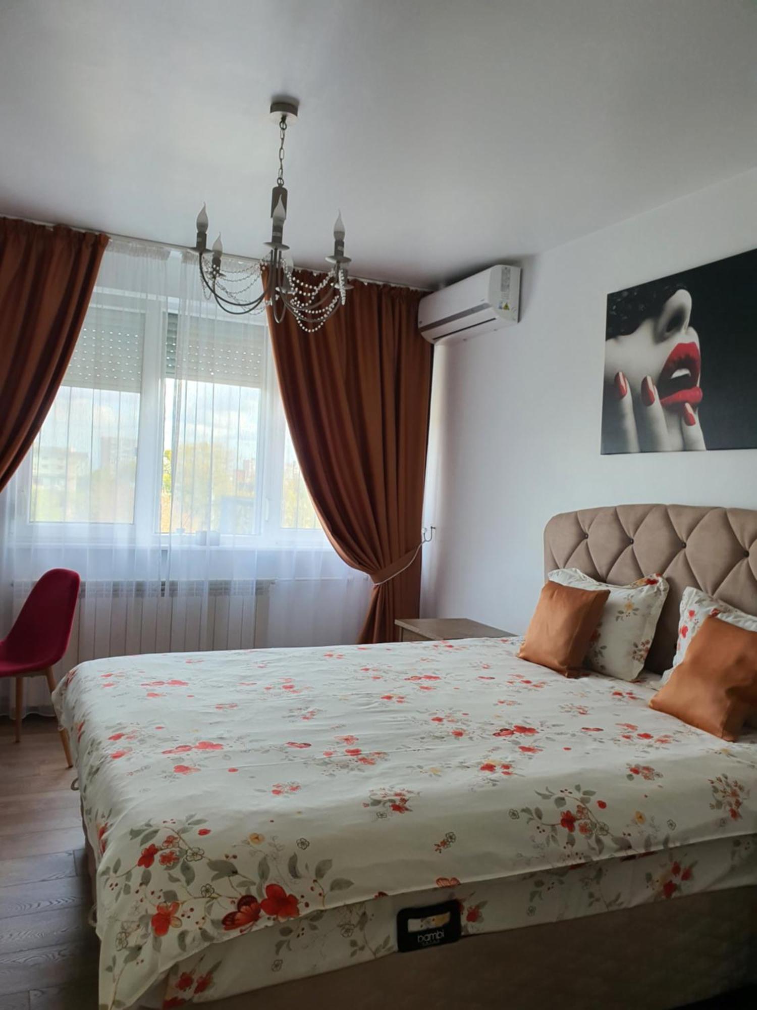 Chic Apartment- Place To Remember Галац Экстерьер фото