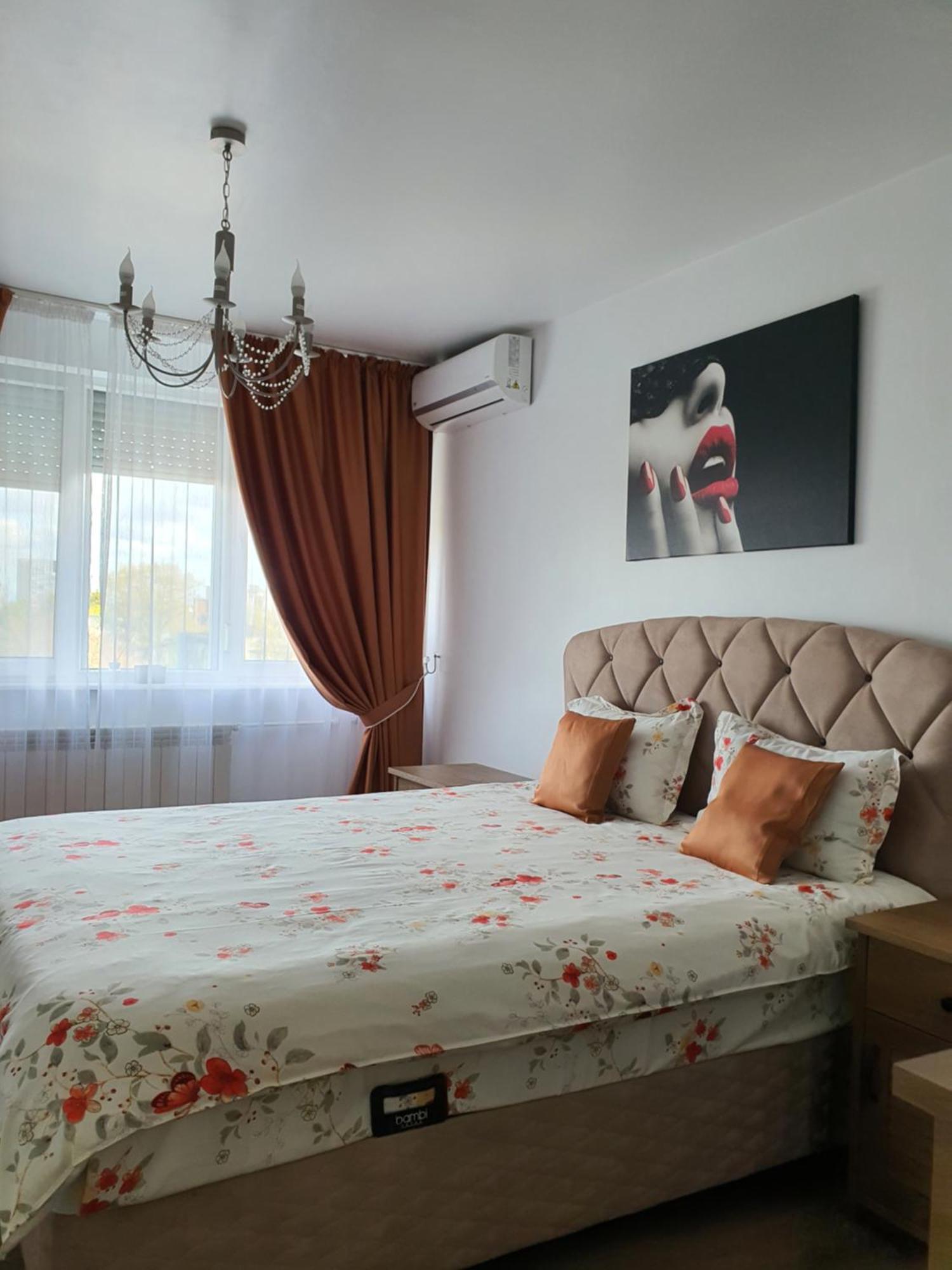 Chic Apartment- Place To Remember Галац Экстерьер фото