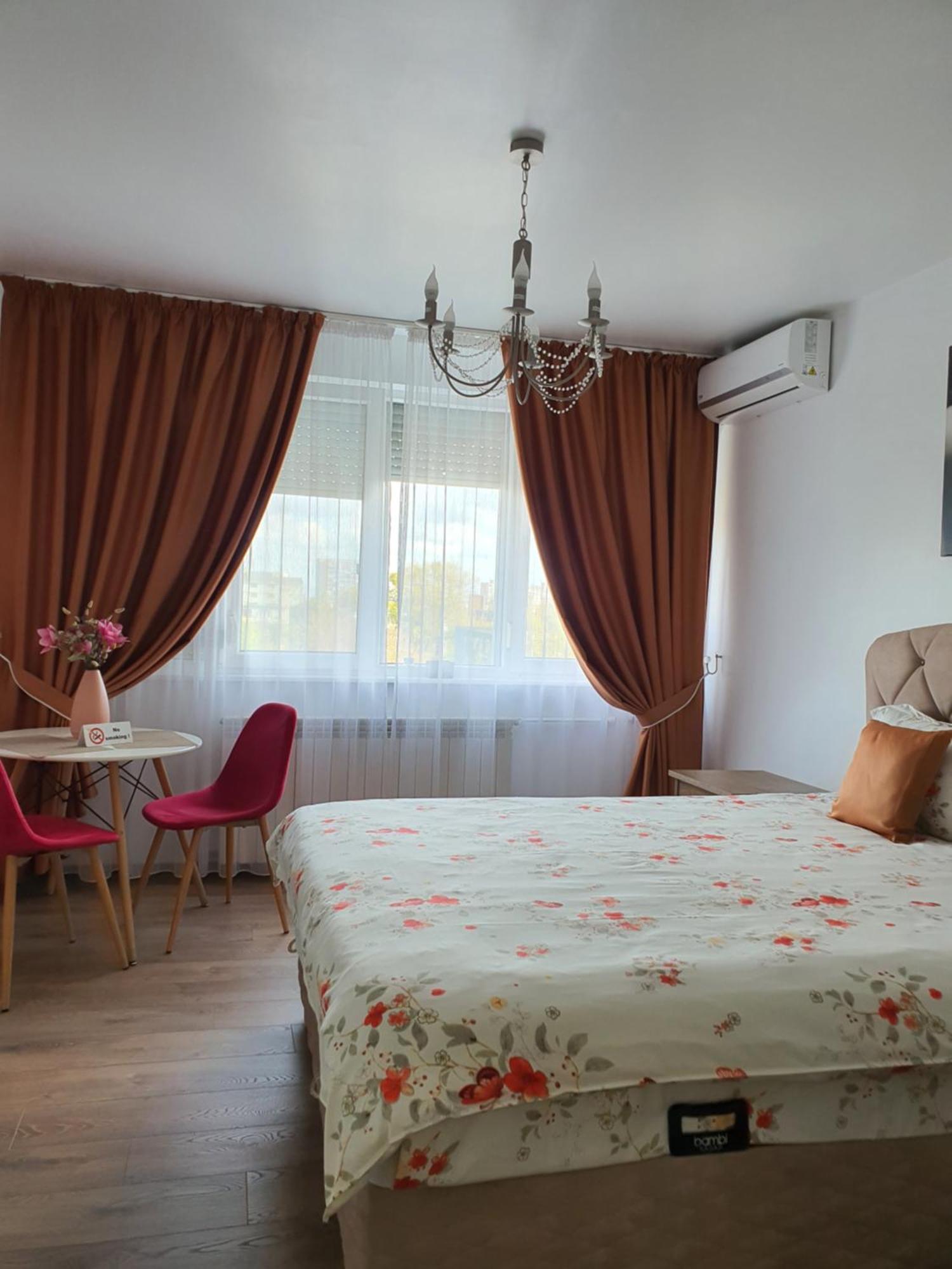 Chic Apartment- Place To Remember Галац Экстерьер фото