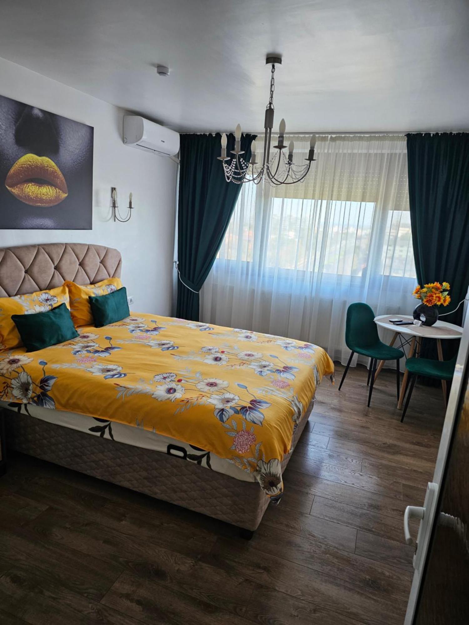 Chic Apartment- Place To Remember Галац Экстерьер фото