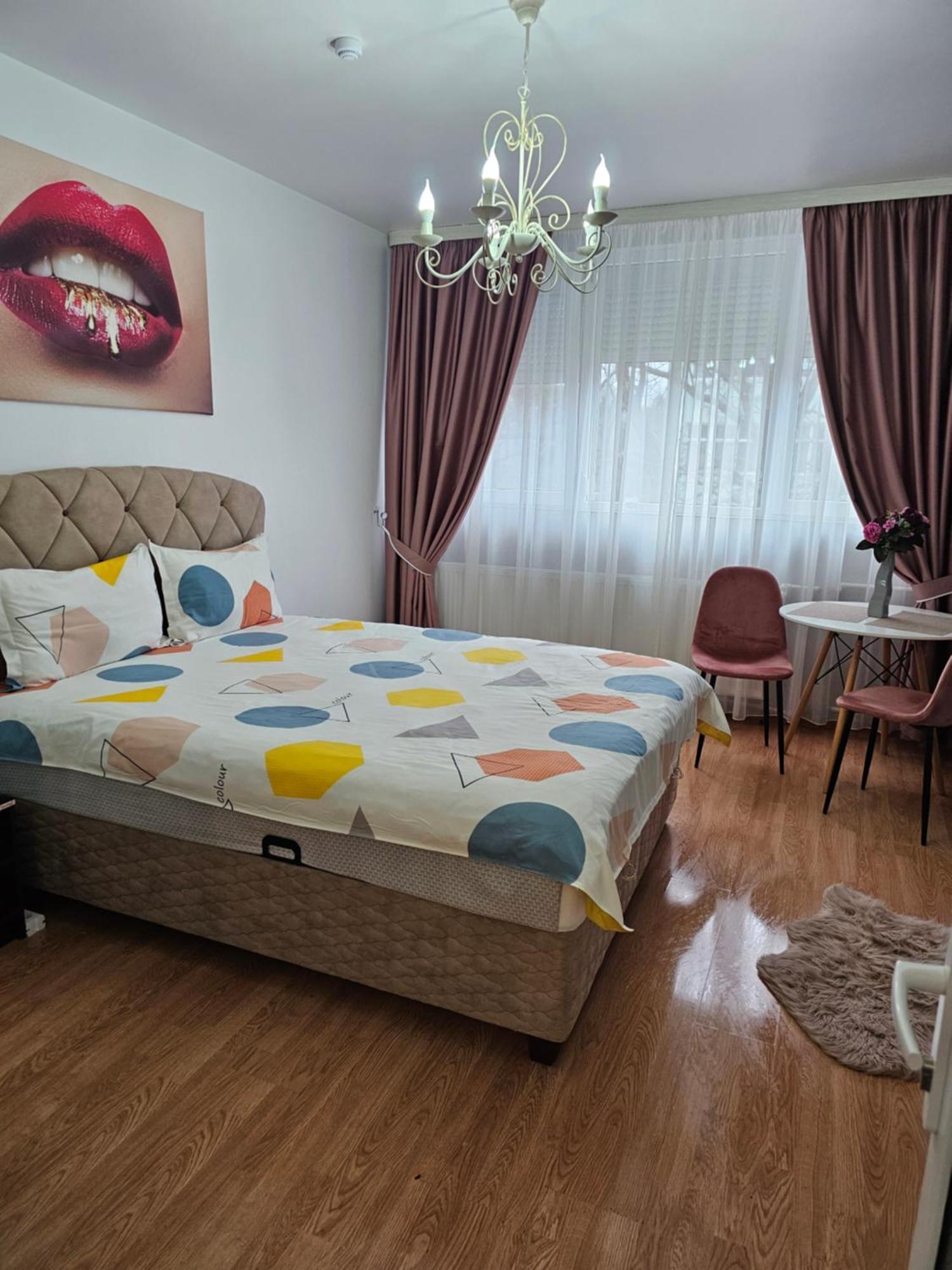 Chic Apartment- Place To Remember Галац Экстерьер фото