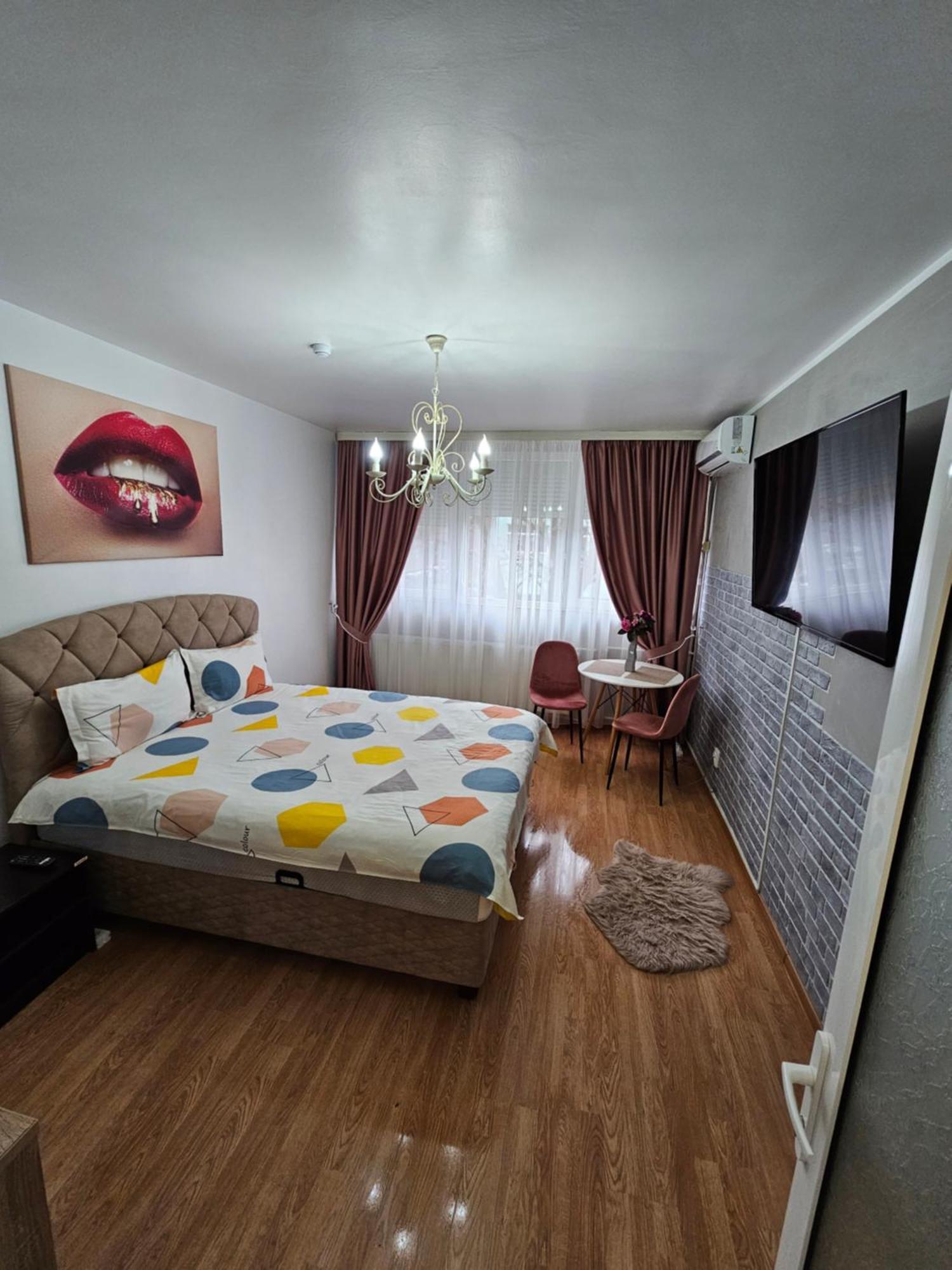 Chic Apartment- Place To Remember Галац Номер фото